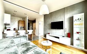 Podwale 2 Apt 54 - Self Check-In 20H - Parking & Lift